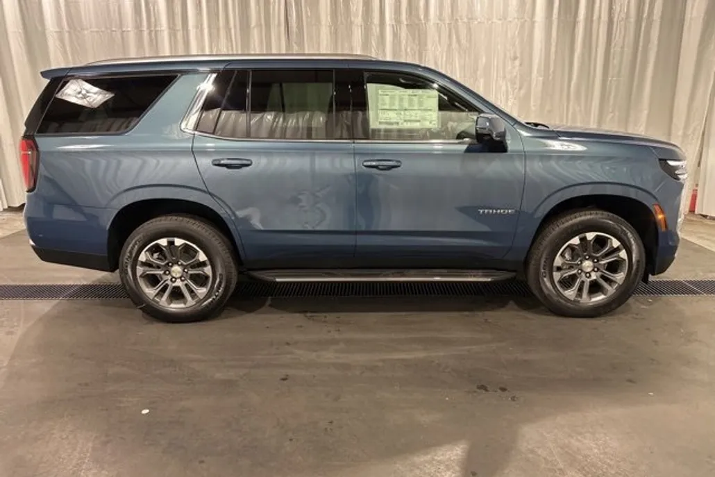 2025 Chevrolet Tahoe LT photo 1