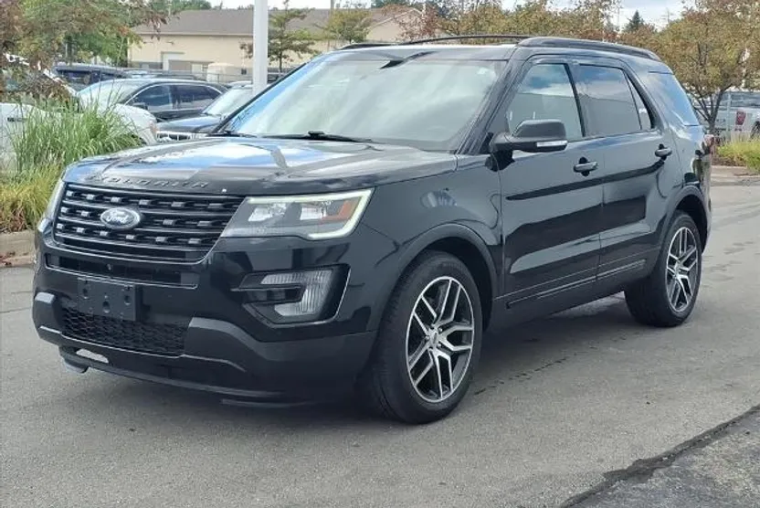 2017 Ford Explorer Sport photo 1