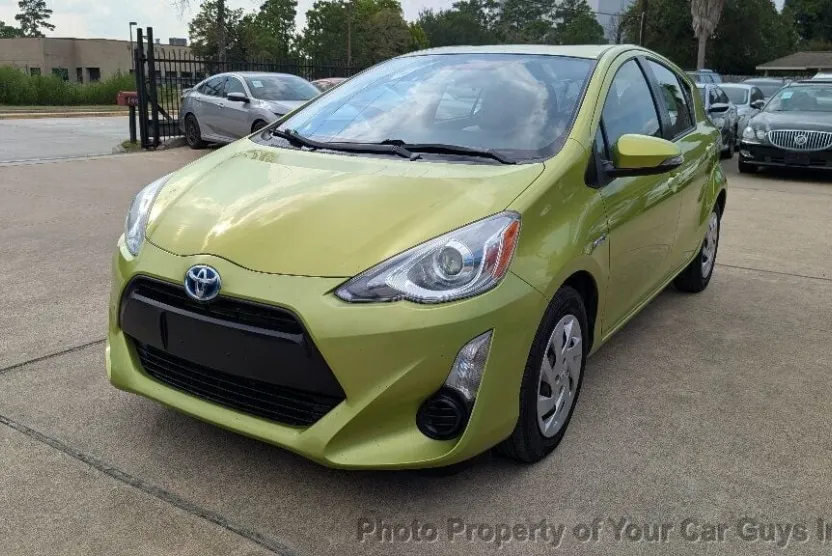2015 Toyota Prius C Two photo 1