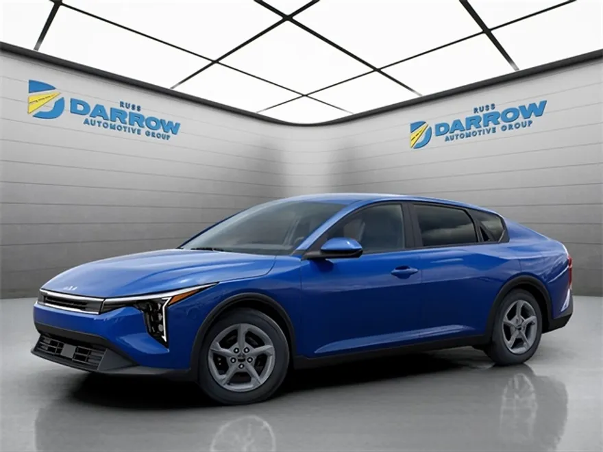 2025 Kia K4 LXS photo 1