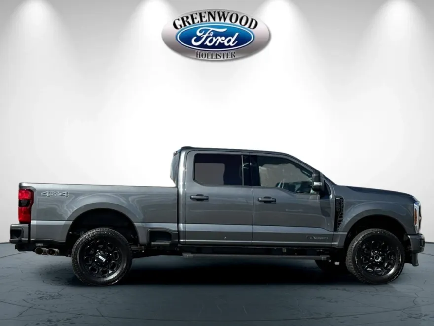 2025 Ford F-250 photo 1