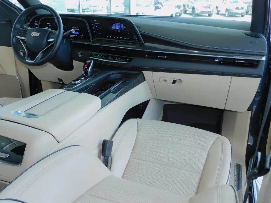 2021 Cadillac Escalade ESV Premium Luxury photo 1