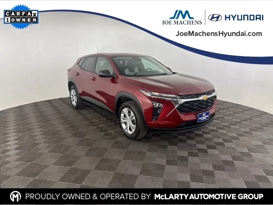 2024 Chevrolet Trax LS photo 1