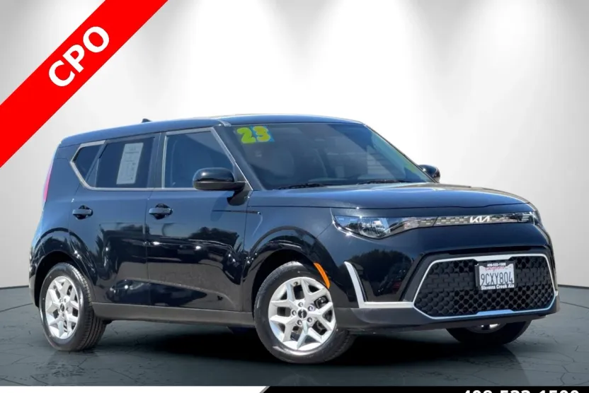 2023 Kia Soul LX photo 1