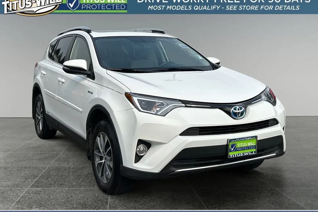2016 Toyota RAV4 Hybrid XLE photo 1