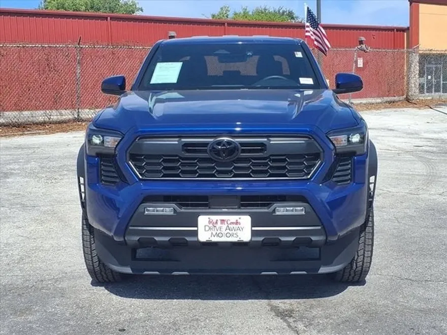 2024 Toyota Tacoma 4x4 TRD photo 1