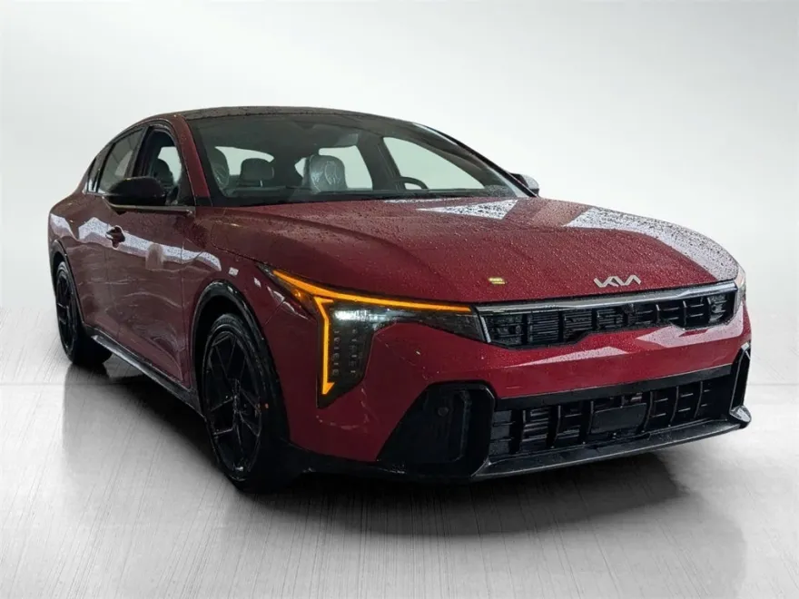 2025 Kia K4 GT-Line Turbo photo 1
