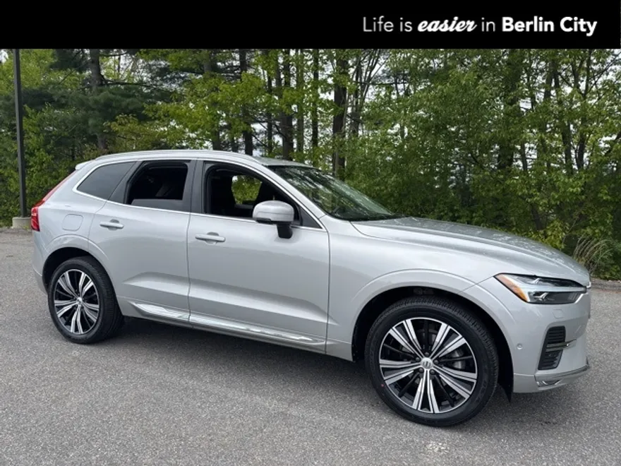 2022 Volvo XC60 B5 Inscription photo 1