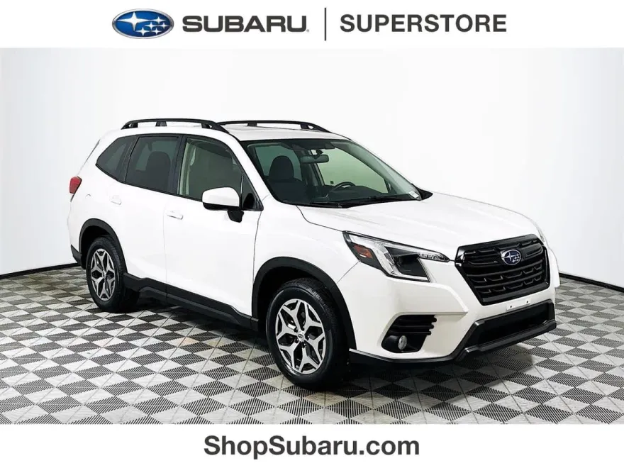 2023 Subaru Forester Premium photo 1