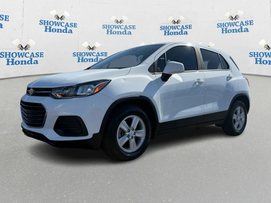 2020 Chevrolet Trax LS photo 1