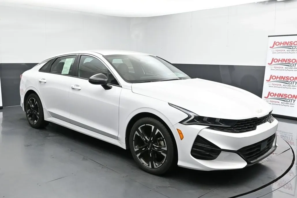 2023 Kia K5 GT-Line photo 1