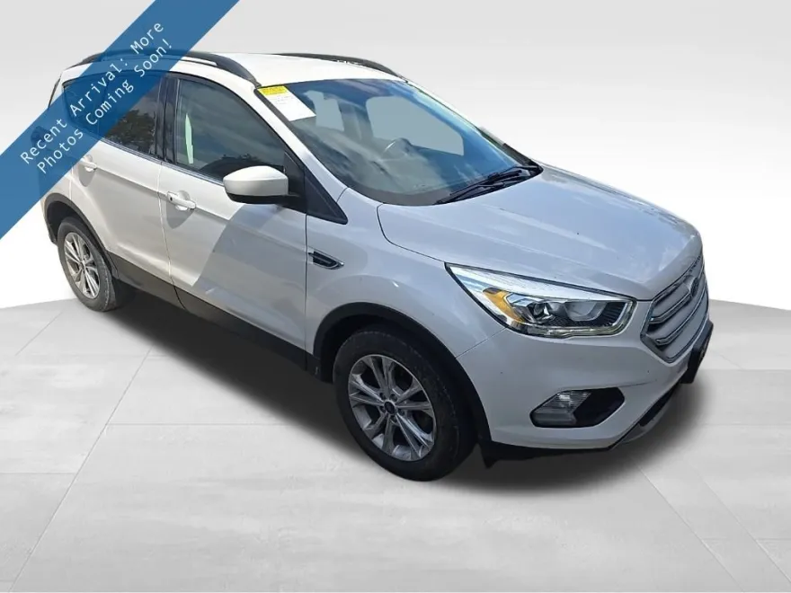 2019 Ford Escape SEL photo 1
