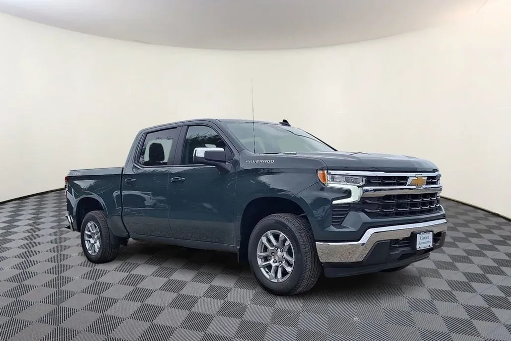 2025 Chevrolet Silverado 1500 LT photo 1