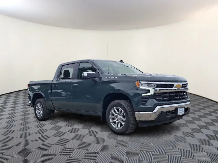 2025 Chevrolet Silverado 1500 LT photo 1