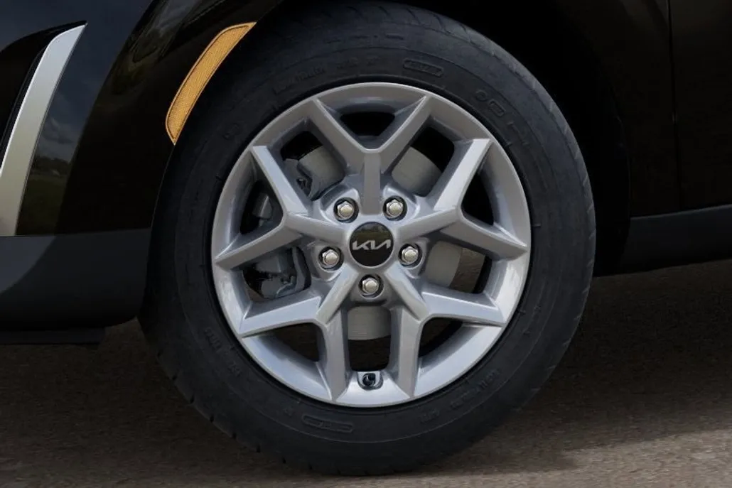 2025 Kia Soul LX photo 1