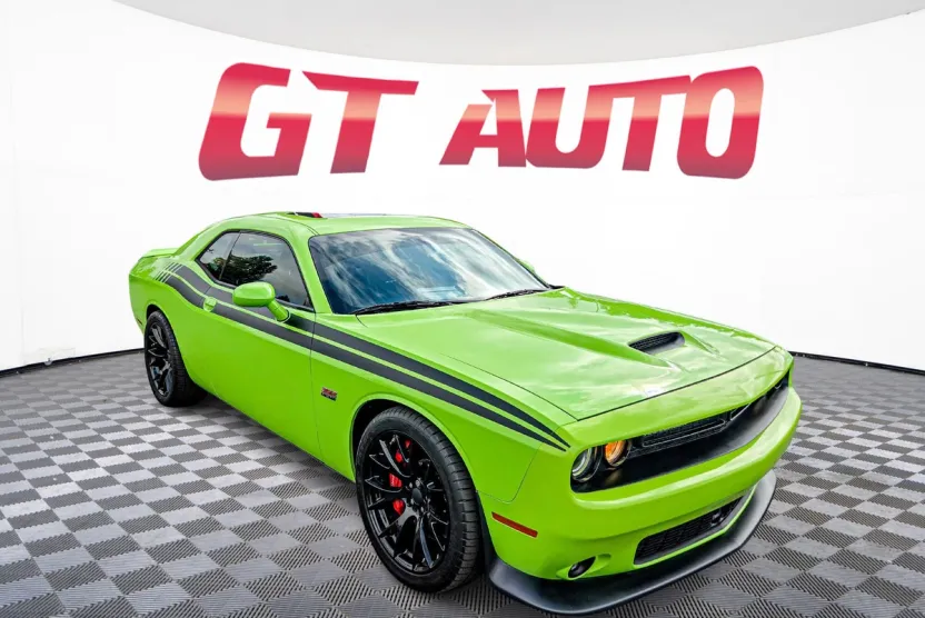 2015 Dodge Challenger SRT8 392 photo 1