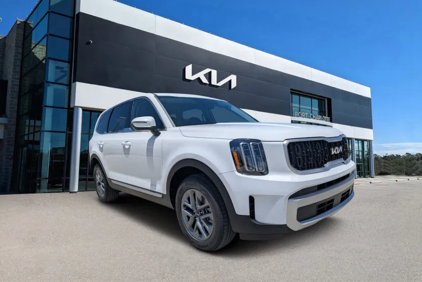 2025 Kia Telluride LX photo 1