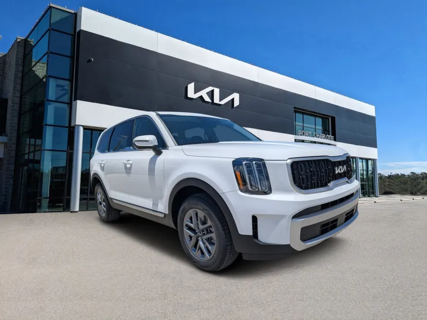 2025 Kia Telluride LX photo 1