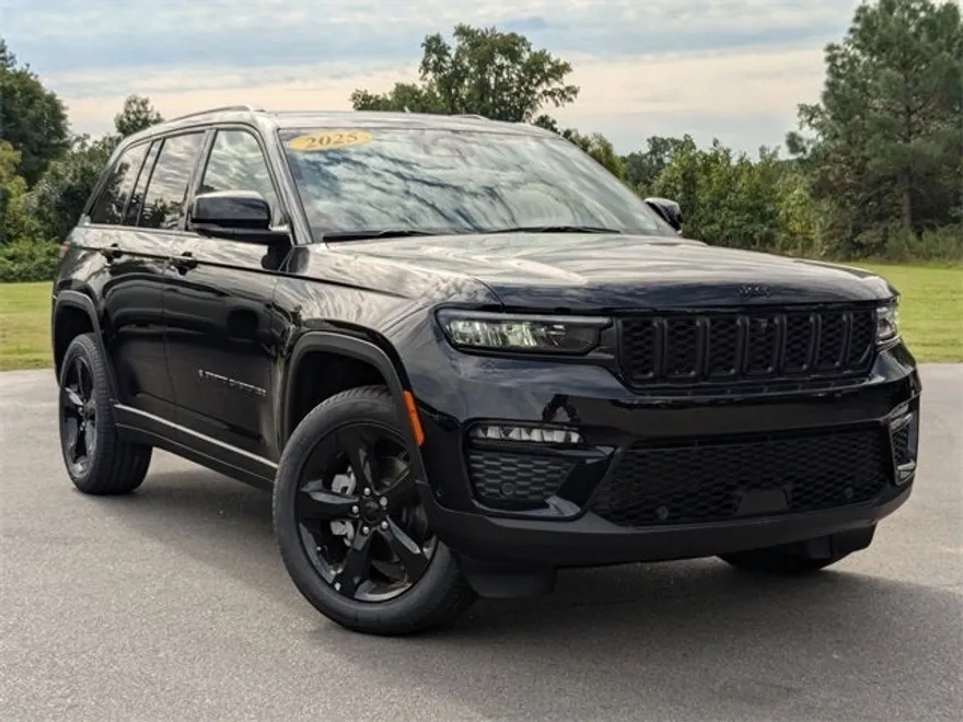 2025 Jeep Grand Cherokee Limited photo 1