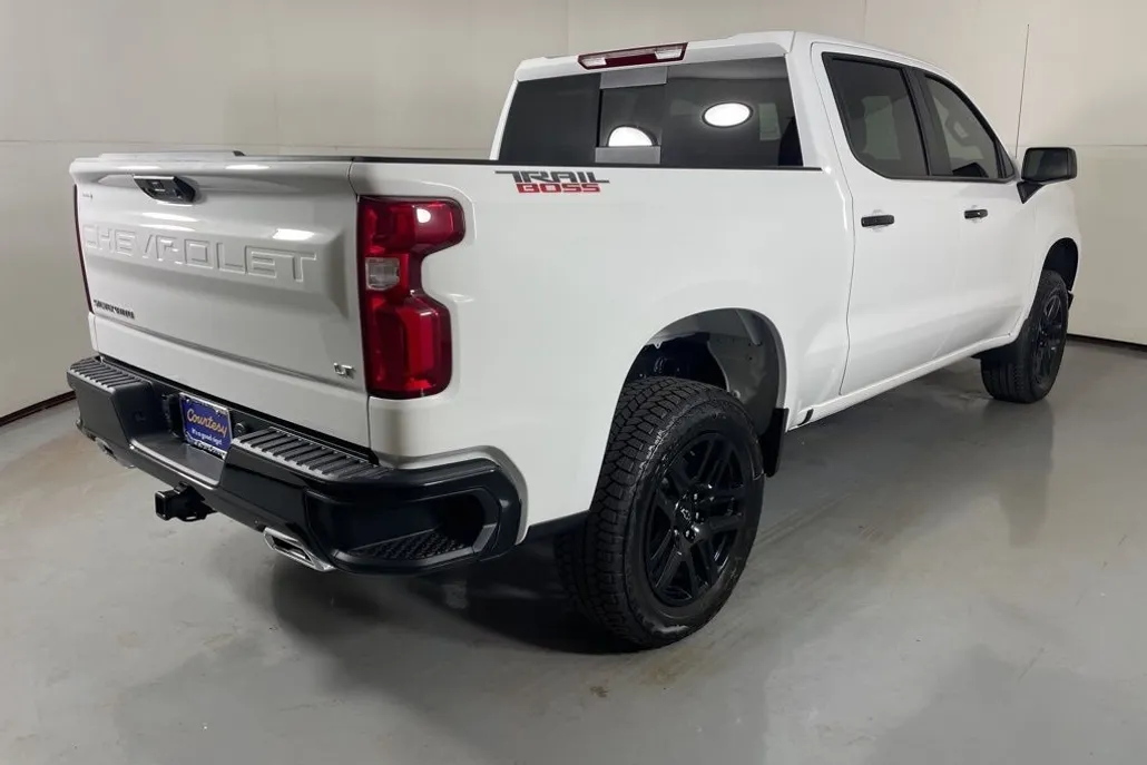 2026 Chevrolet Silverado 1500 LT Trail Boss photo 1