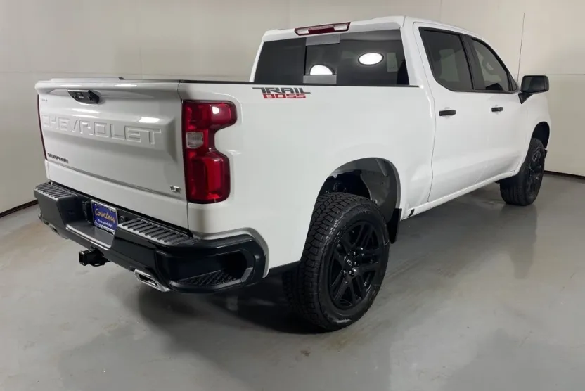 2026 Chevrolet Silverado 1500 LT Trail Boss photo 1