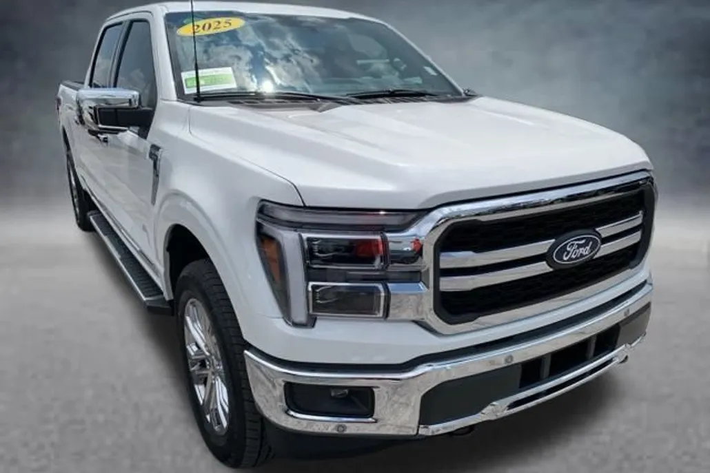 2025 Ford F-150 Lariat photo 1