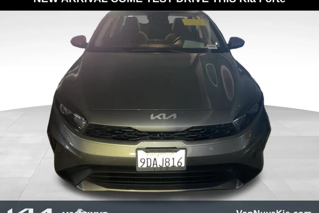 2023 Kia Forte LXS photo 1