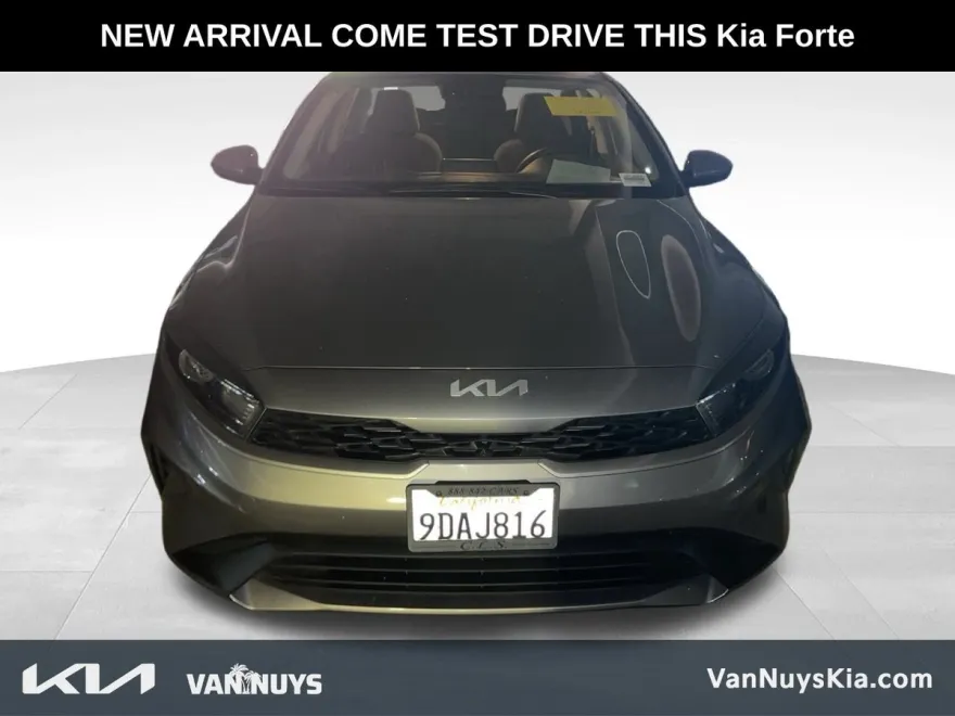 2023 Kia Forte LXS photo 1