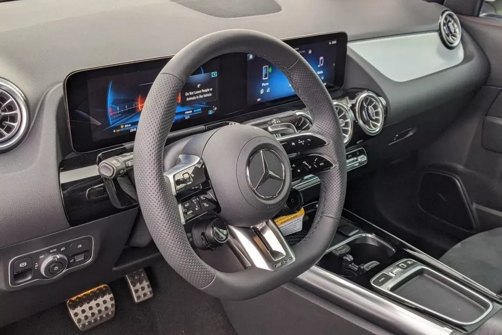 2025 Mercedes Benz GLA AMG 35 4MATIC photo 1