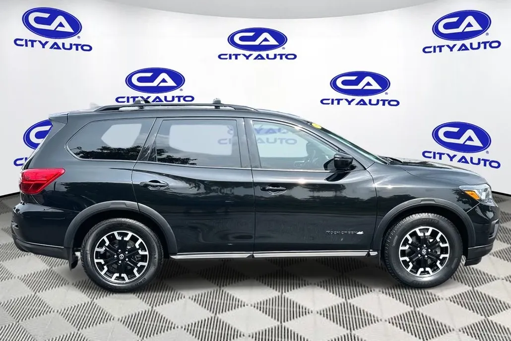 2020 Nissan Pathfinder SV photo 1