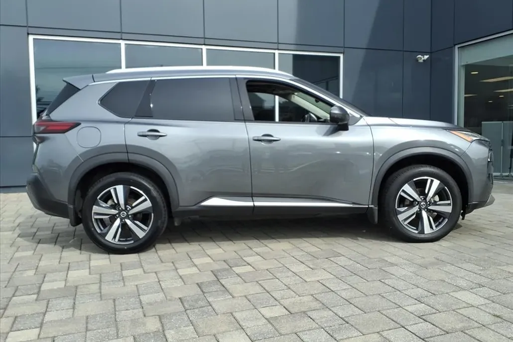 2021 Nissan Rogue SL photo 1