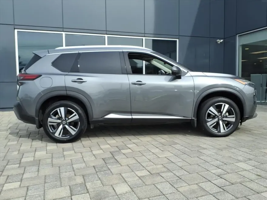 2021 Nissan Rogue SL photo 1