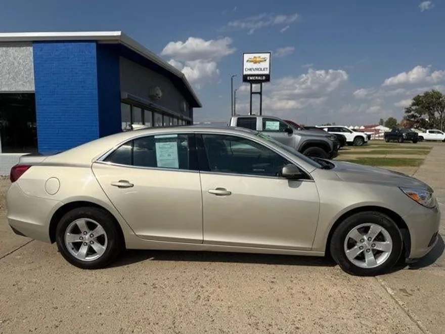 2016 Chevrolet Malibu Limited 1LT photo 1