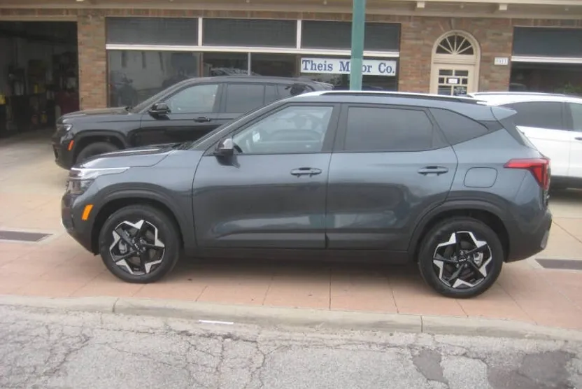 2025 Kia Seltos S photo 1