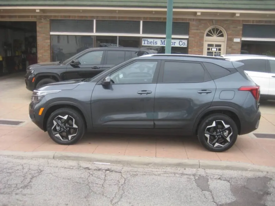 2025 Kia Seltos S photo 1