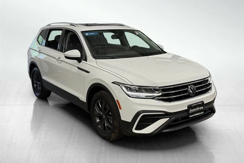 2022 Volkswagen Tiguan SE photo 1