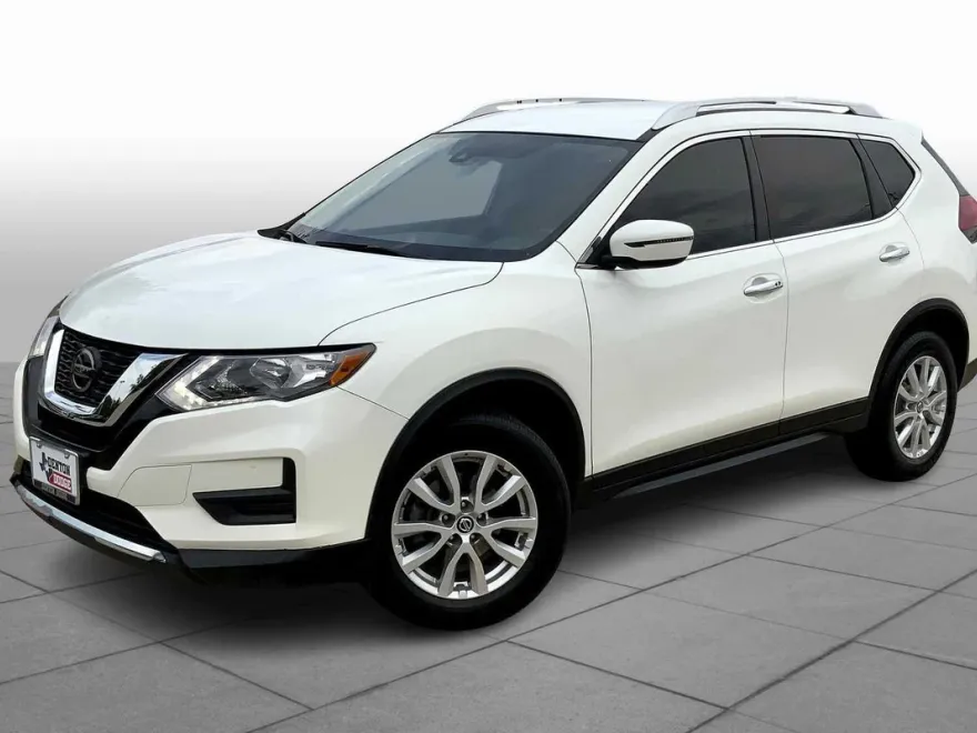 2020 Nissan Rogue SV photo 1