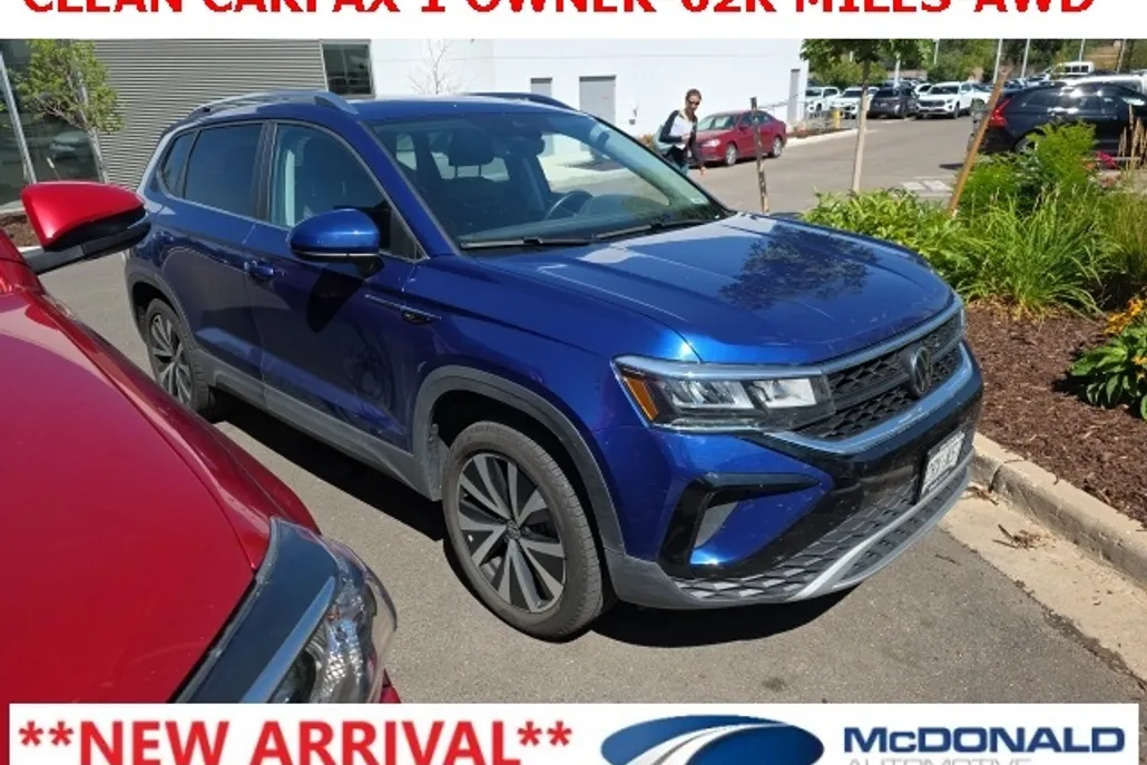 2023 Volkswagen Taos SE photo 1