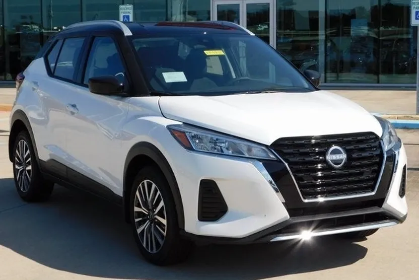 2024 Nissan Kicks SV photo 1