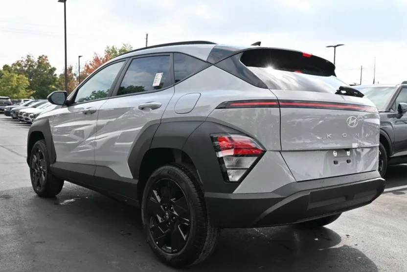 2026 Hyundai Kona SEL photo 1