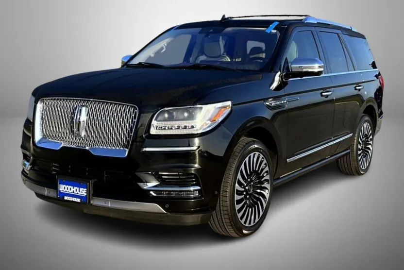 2018 Lincoln Navigator Black Label photo 1