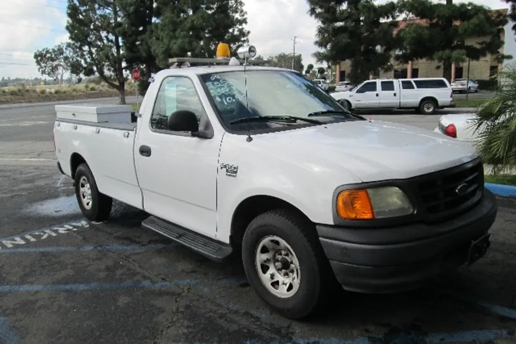 2004 Ford F-150 XL photo 1