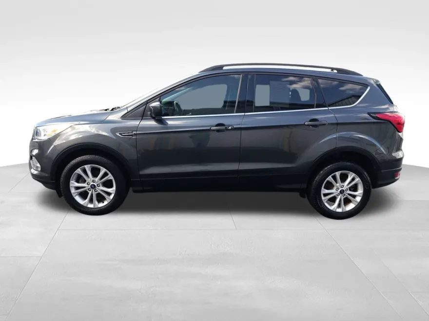 2019 Ford Escape SEL photo 1