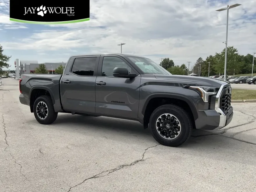 2026 Toyota Tundra SR5 CrewMax photo 1