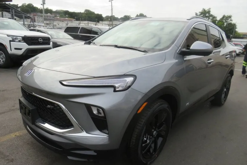 2025 Buick Encore GX Sport Touring photo 1