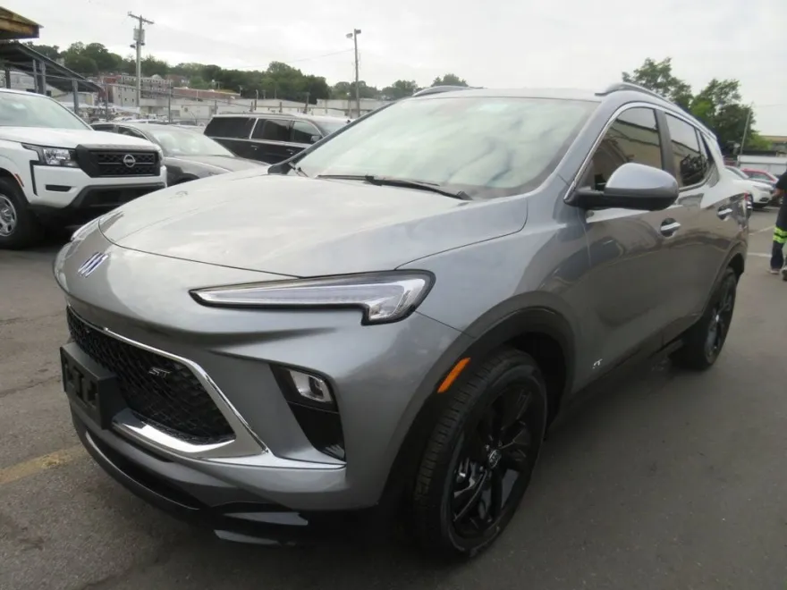 2025 Buick Encore GX Sport Touring photo 1