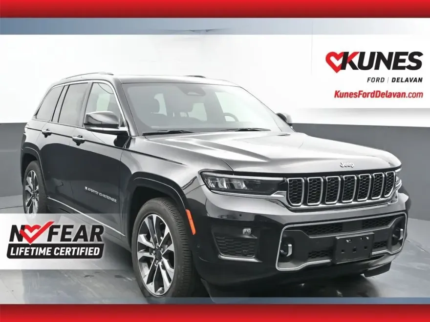 2023 Jeep Grand Cherokee Overland photo 1