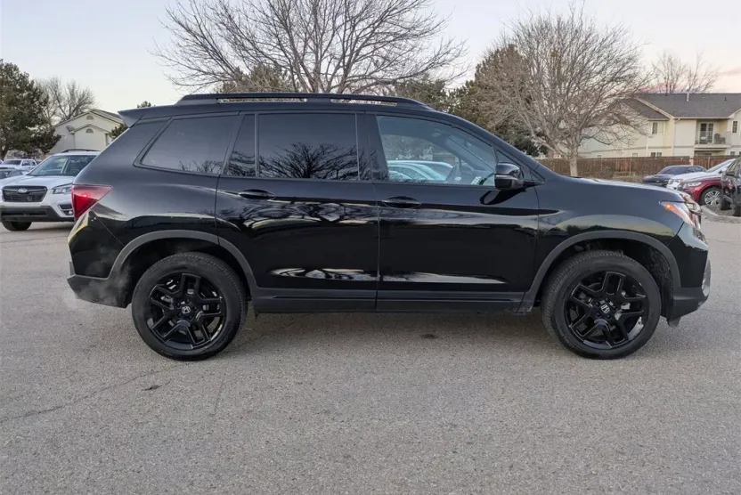 2024 Honda Passport Black Edition photo 1