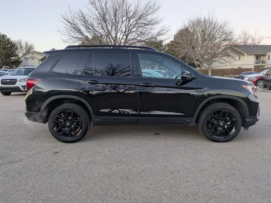 2024 Honda Passport Black Edition photo 1