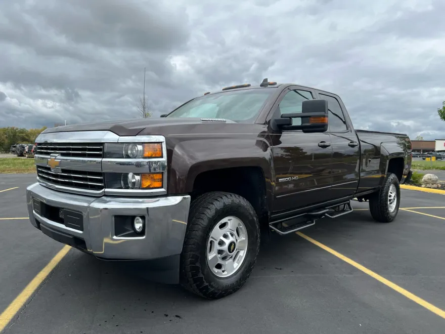 2016 Chevrolet Silverado 2500HD LT photo 1